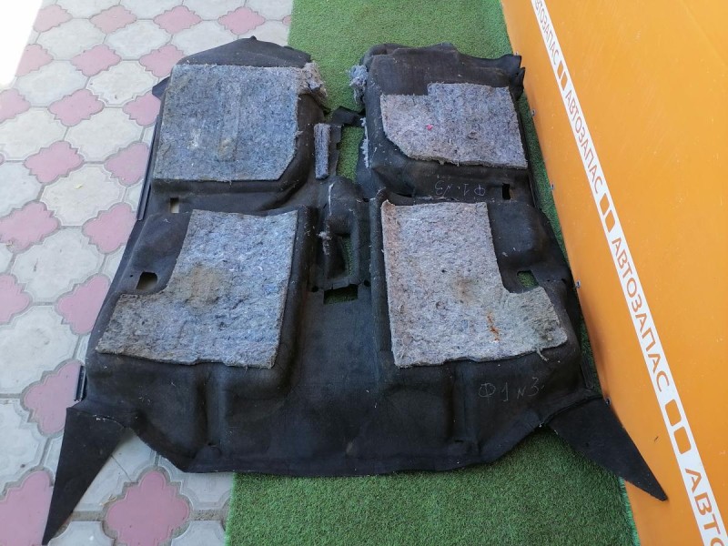 Logan ф1 №3 пол салона