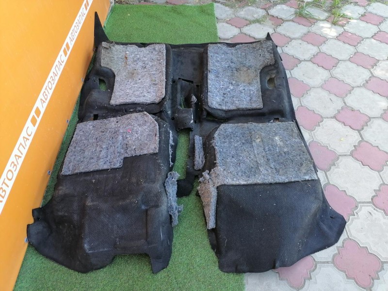 Logan ф1 №3 пол салона