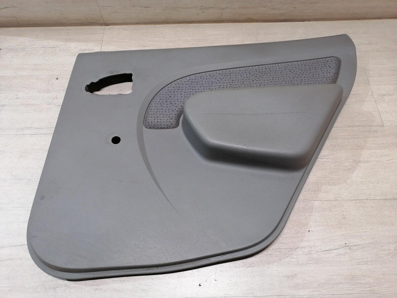 Logan ф1 обшивка двери задняя правая мех