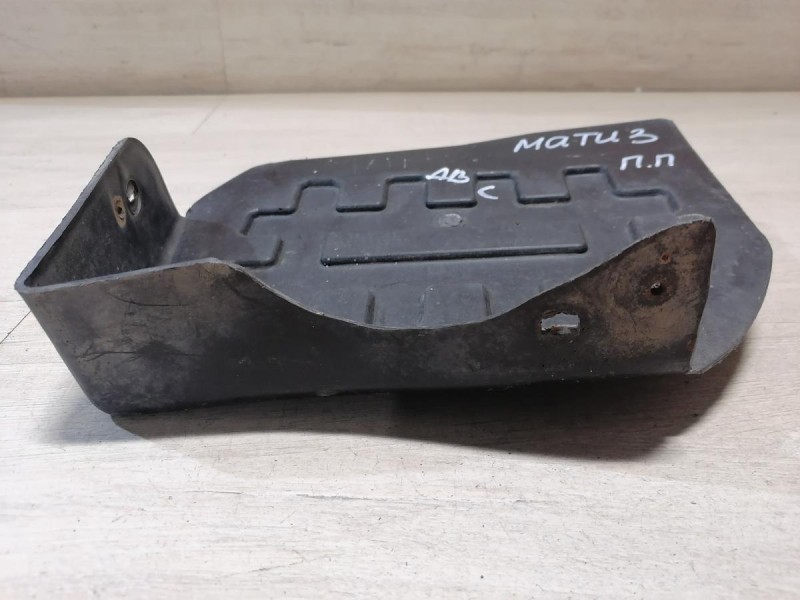 Matiz пыльник двигателя правый деф