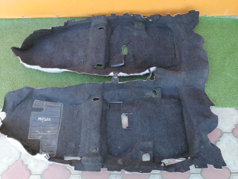 Mazda 6 GG пол салона