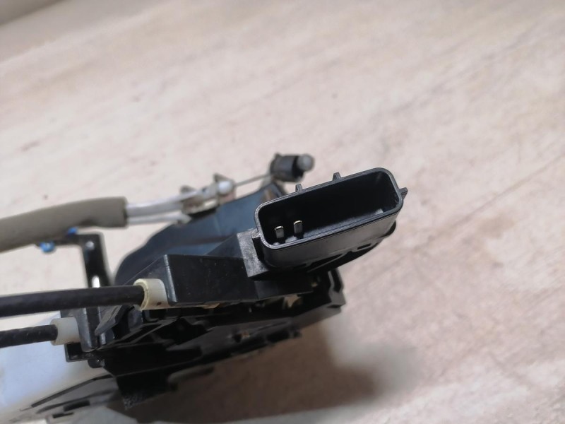 Almera G15 замок двери передний левый