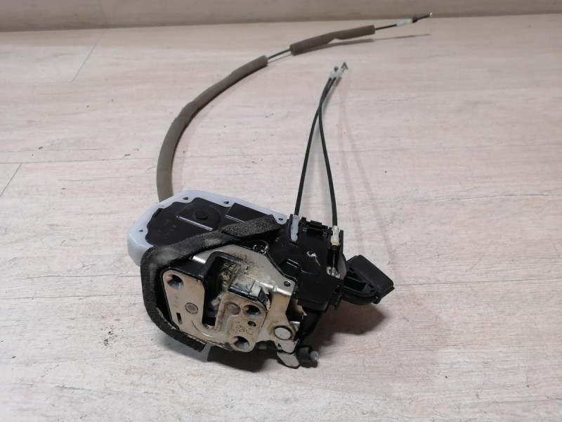 Almera G15 замок двери передний левый