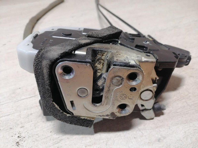 Almera G15 замок двери передний левый