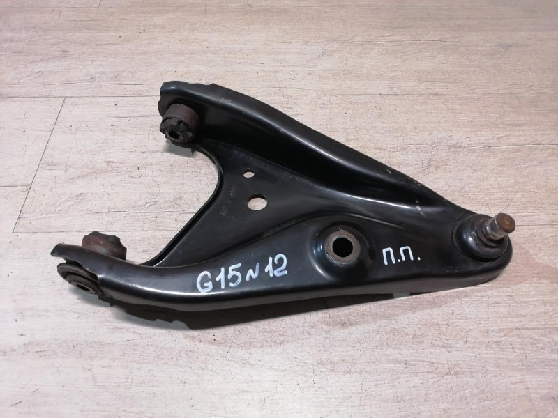 Almera G15 рычаг правый