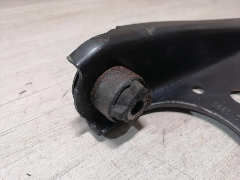 Almera G15 рычаг правый