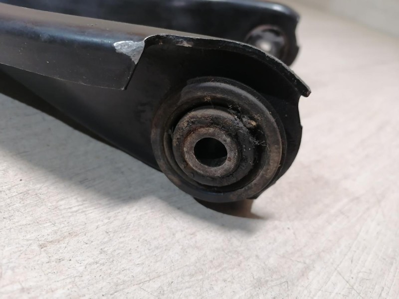 Almera G15 рычаг правый