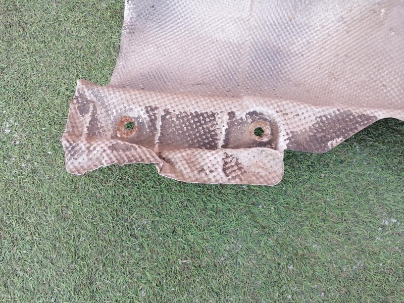 Almera G15 тепловой экран глушителя большой