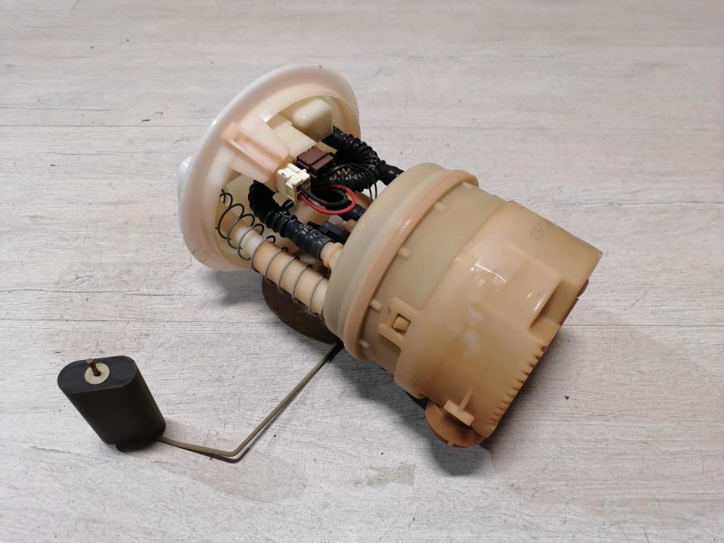 Almera G15 бензонасос