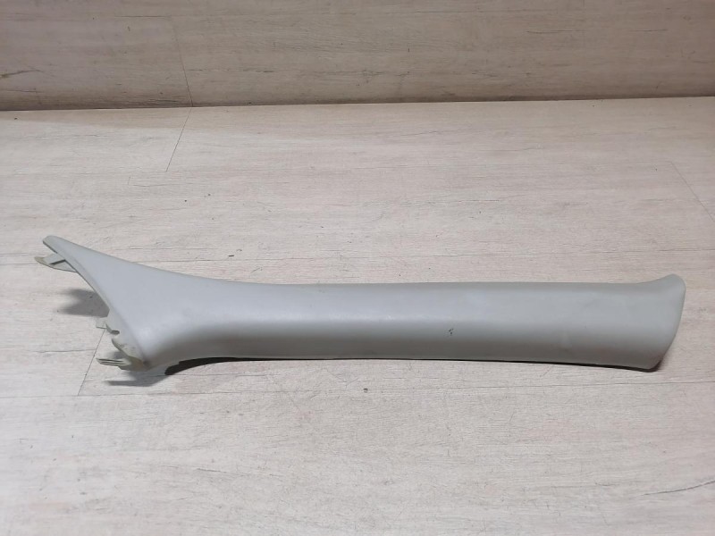 Almera G15 обшивка передней стойки верхняя правая