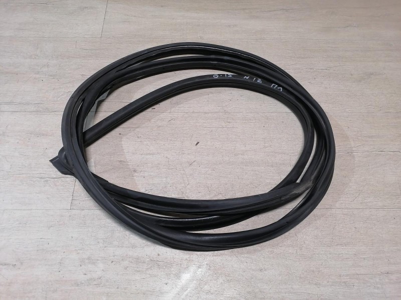 Almera G15 уплотнитель двери передний левый