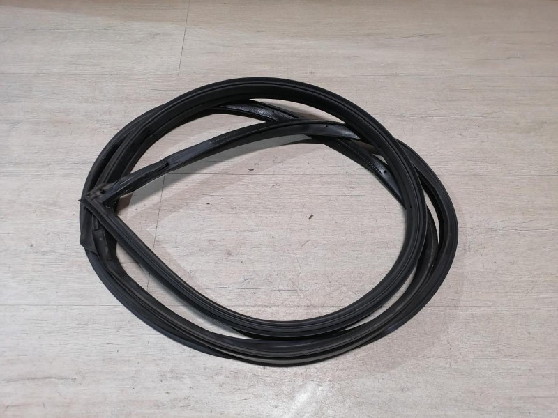 Almera G15 уплотнитель двери передний левый