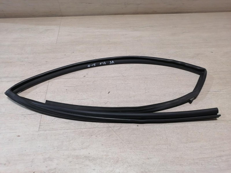 Almera G15 бархотка верхняя задняя левая