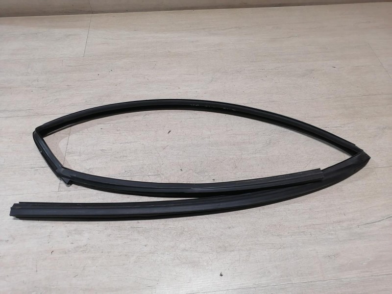 Almera G15 бархотка верхняя задняя левая