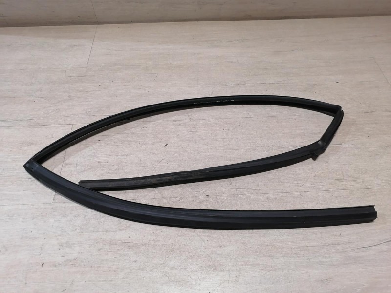 Almera G15 бархотка верхняя задняя правая