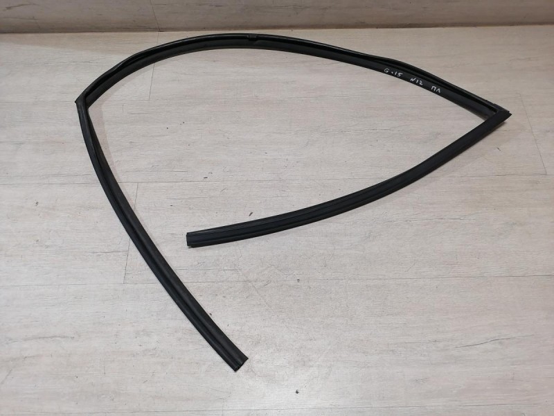 Almera G15 бархотка верхняя передняя левая