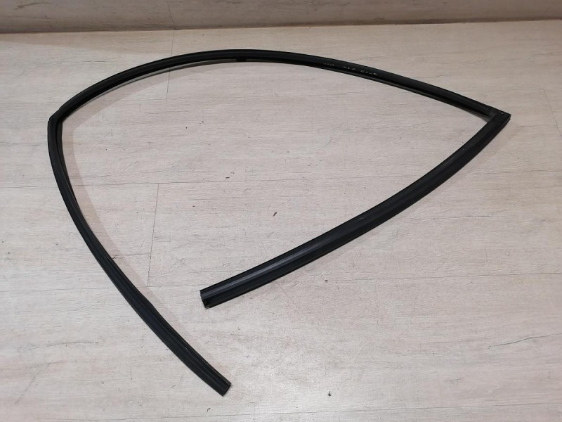 Almera G15 бархотка верхняя передняя правая