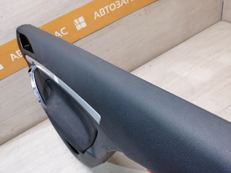 Octavia №2 обшивка двери задняя правая эл