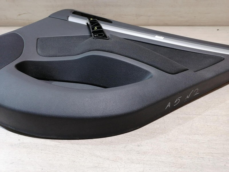 Octavia №2 обшивка двери задняя правая эл