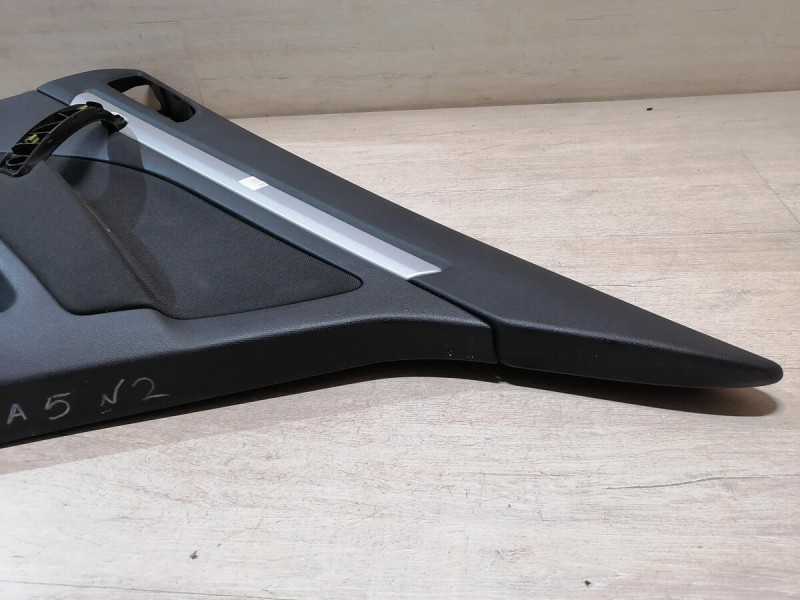 Octavia №2 обшивка двери задняя правая эл