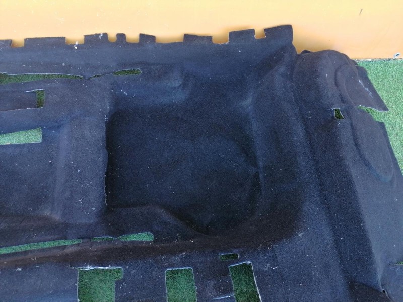 Octavia №2 пол салона