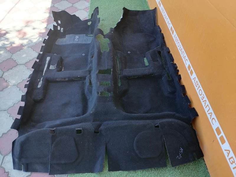 Octavia №2 пол салона