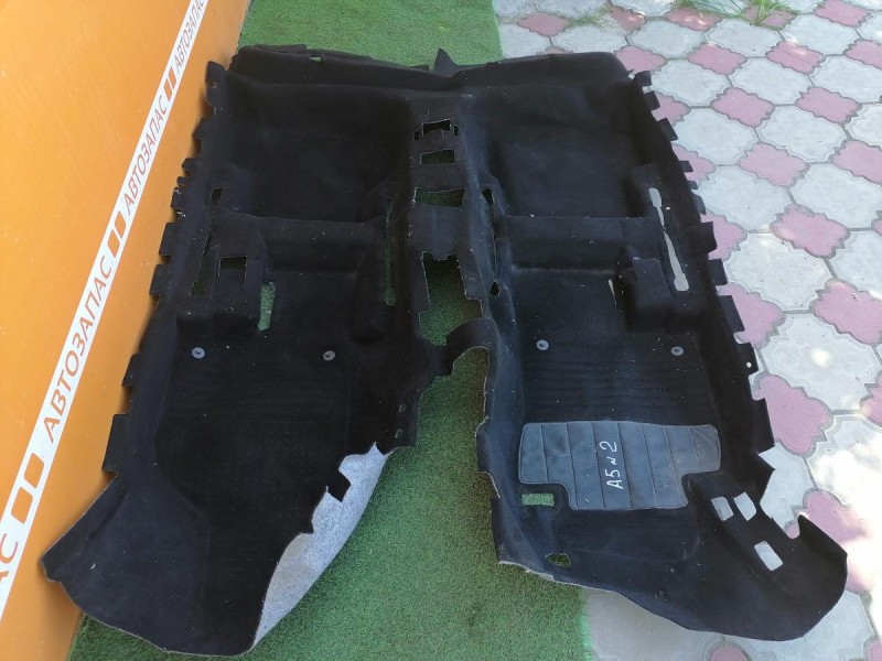 Octavia №2 пол салона