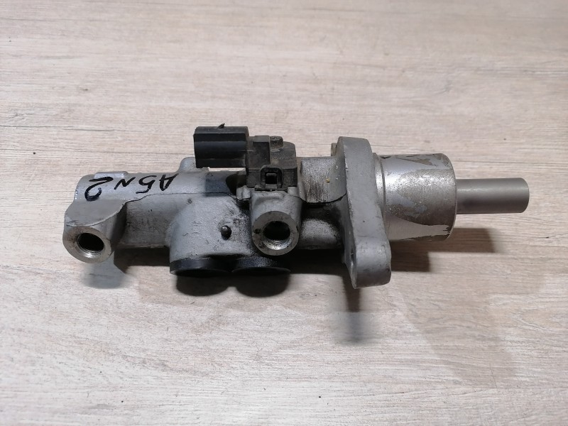 Octavia №2 цилиндр тормозной главный