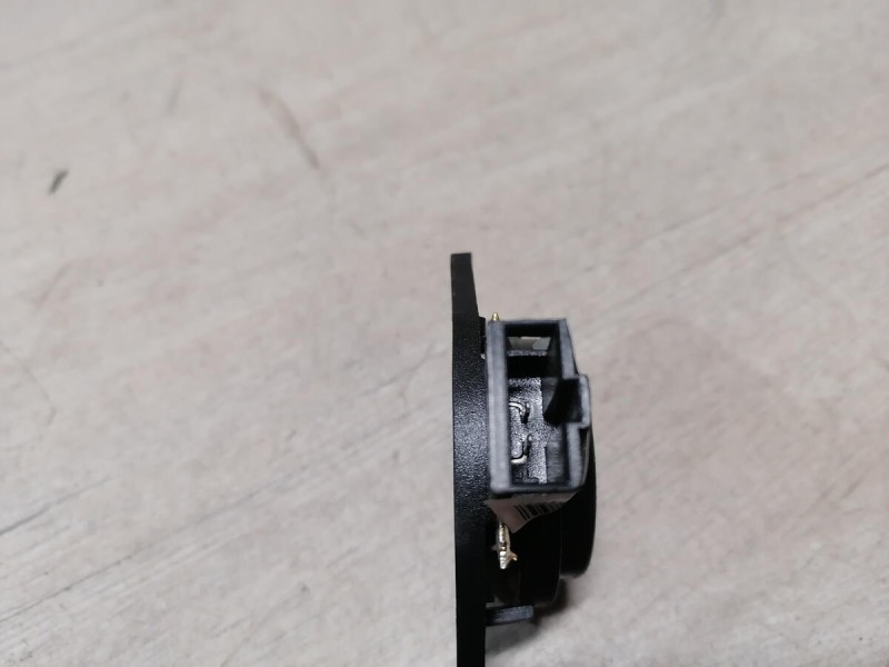 Octavia №3 динамик в дверь задний маленький