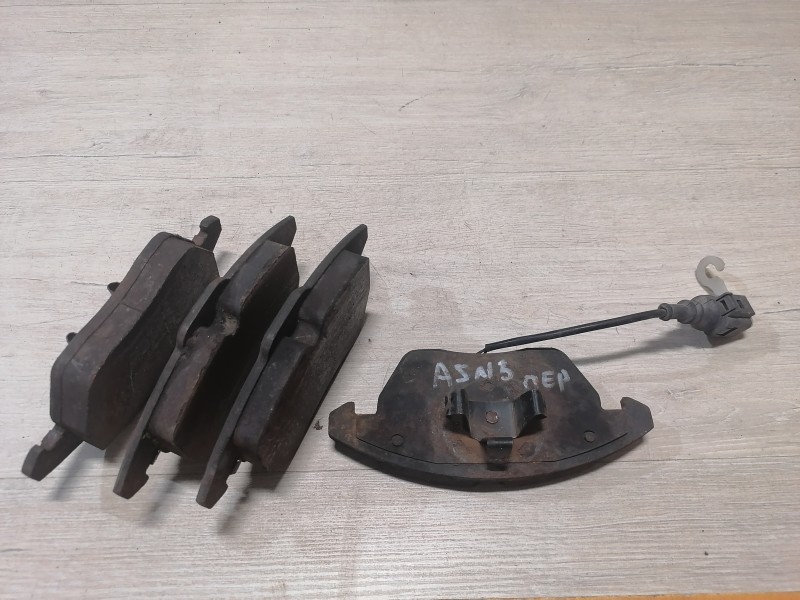 Octavia №3 колодки тормозные передние с датчиком износа