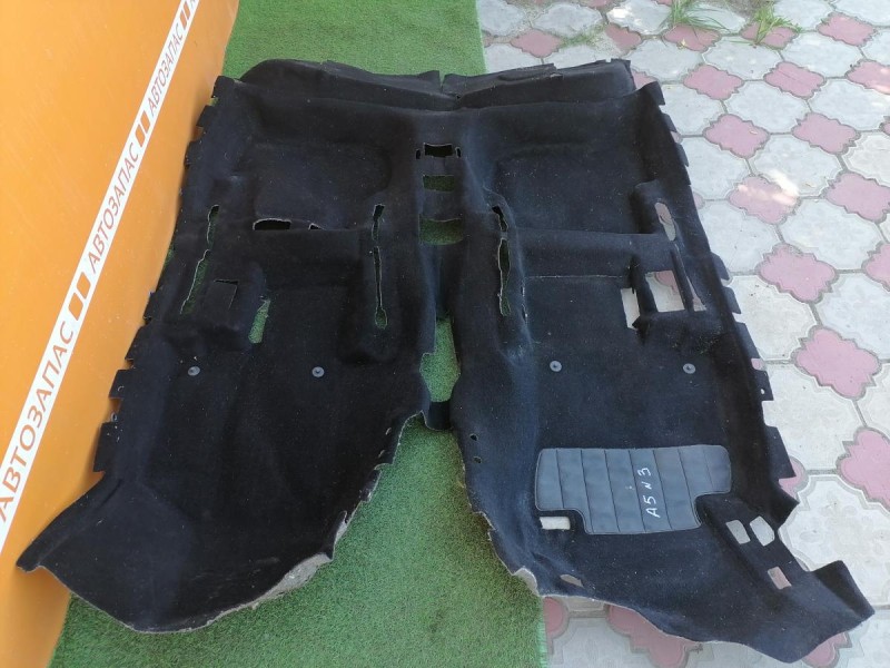 Octavia №3 пол салона