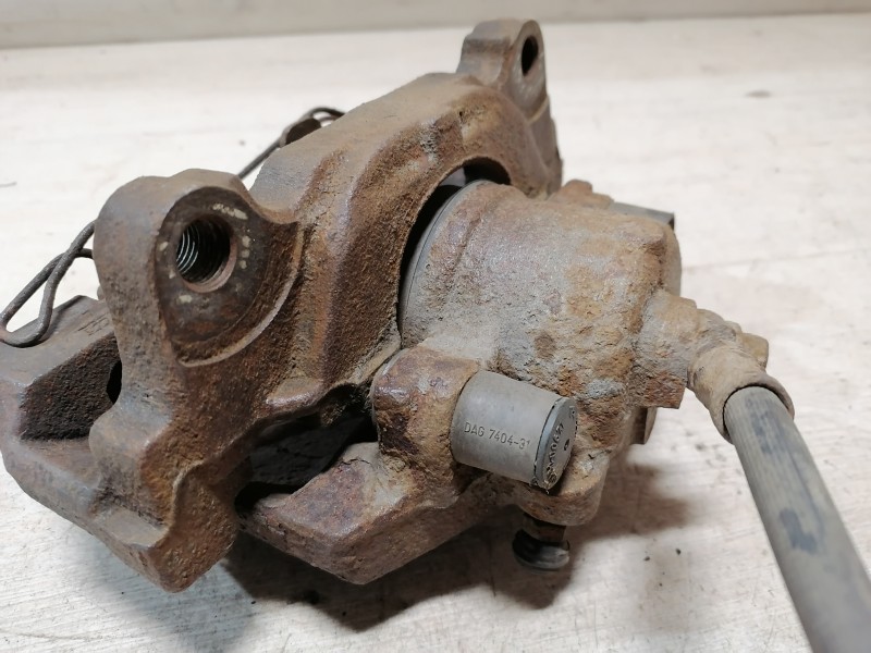 Octavia №3 суппорт передний правый 1,8