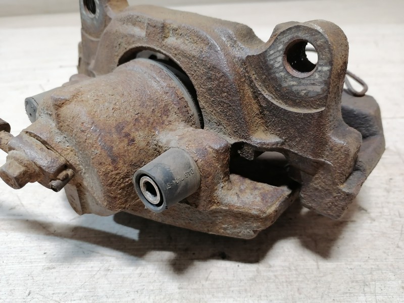 Octavia №3 суппорт передний правый 1,8