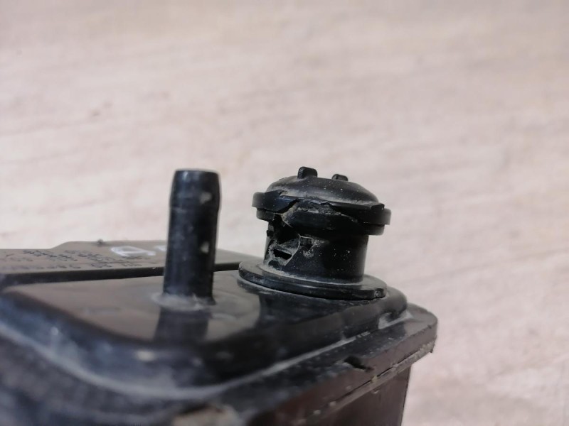 Octavia абсорбер топливный