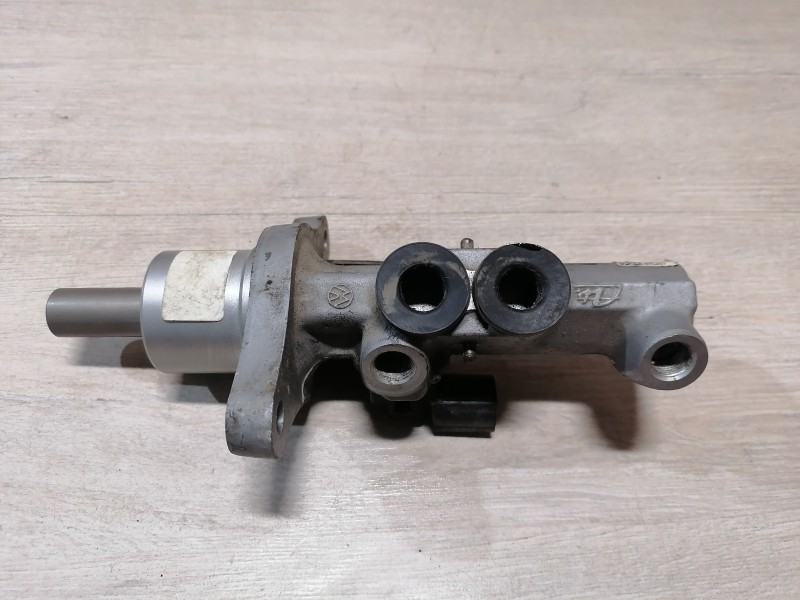 Octavia №1 цилиндр тормозной главный