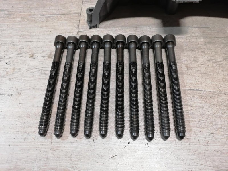 Passat B6 П головка в сборе 1.8 деф