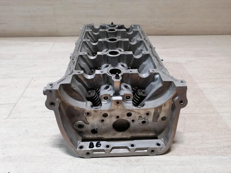 Passat B6 П головка в сборе 1.8 деф