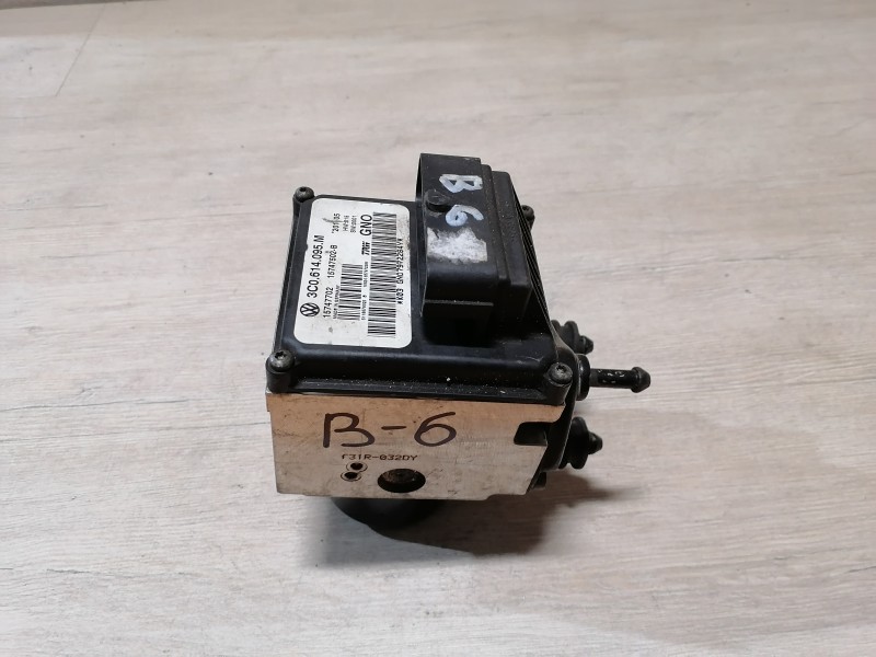 Passat B6 блок АБС ABS