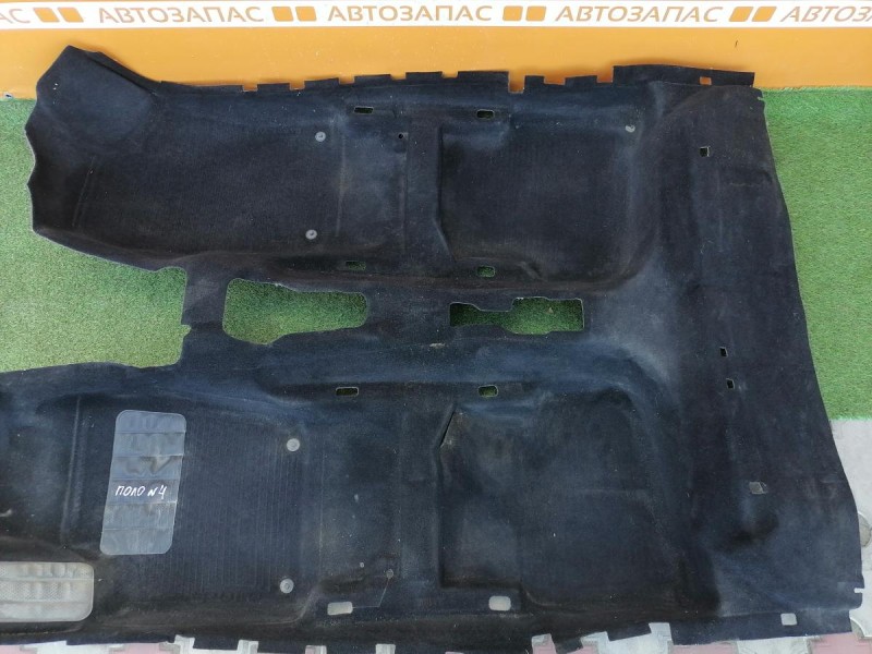 Polo №4 пол салона