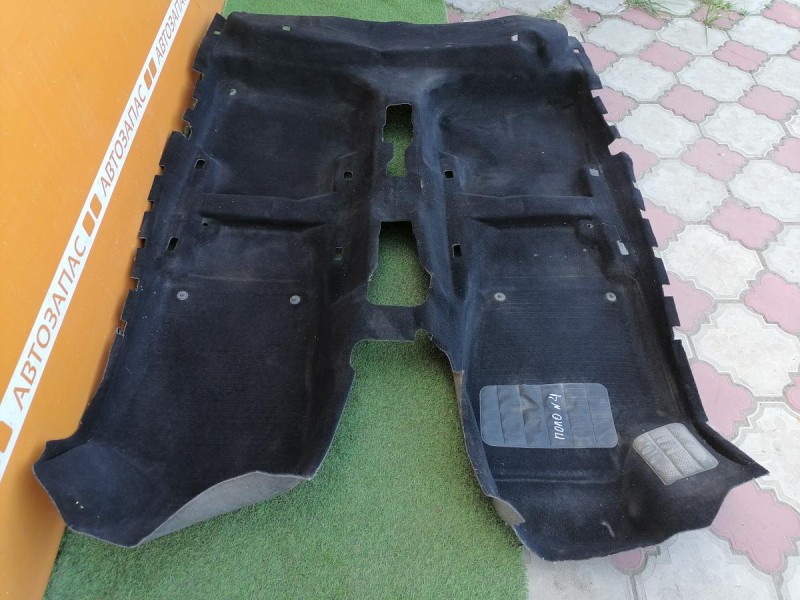 Polo №4 пол салона