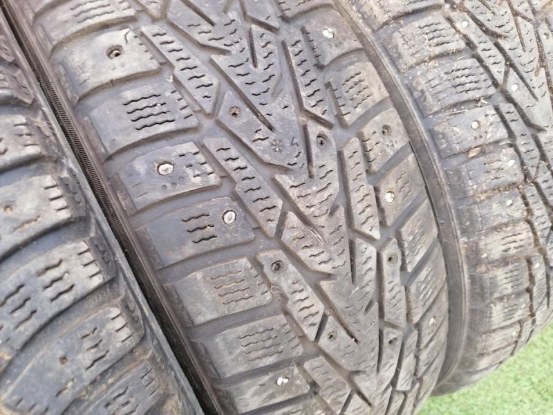 Polo №5 шина 185/65 R15 нокиан шипы плохая
