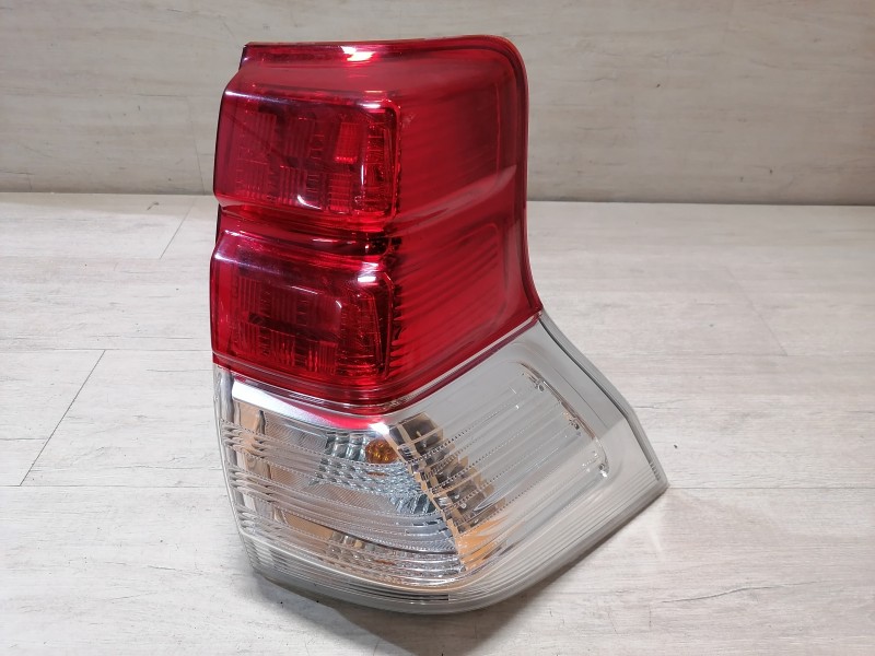 Prado 150 фонарь правый
