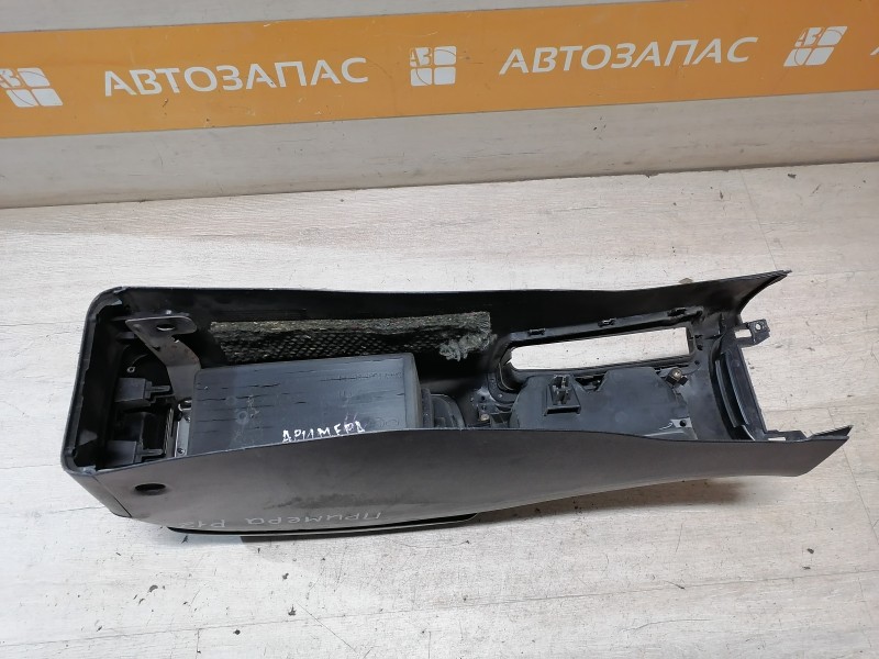 Primera P12 консоль центральная подлокотник