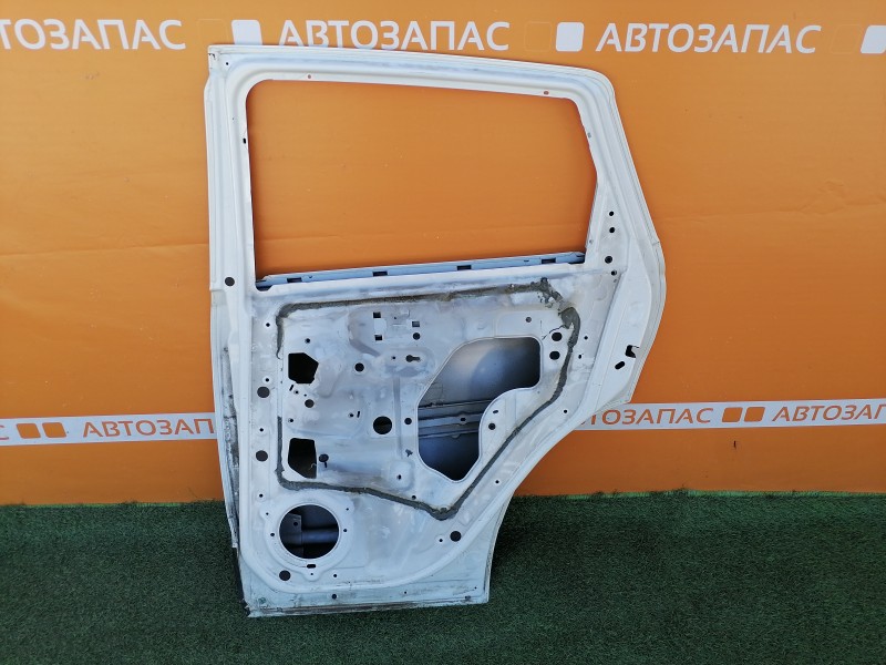 Qashqai №3 дверь задняя правая деф