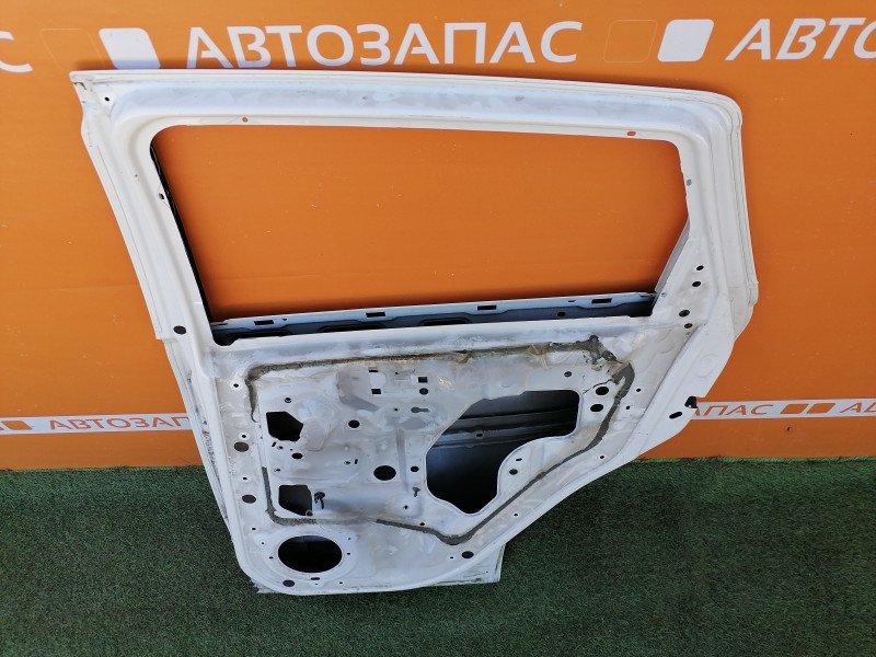 Qashqai №3 дверь задняя правая деф