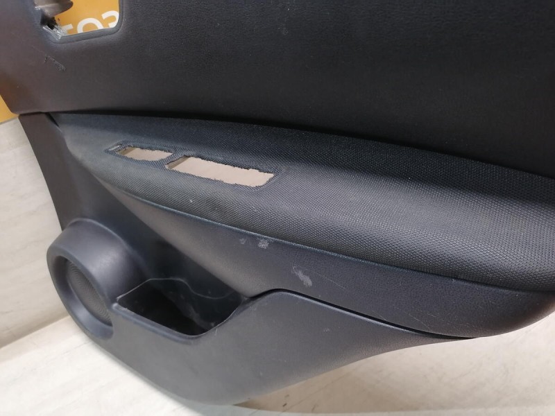 Qashqai обшивка двери задняя правая эл деф