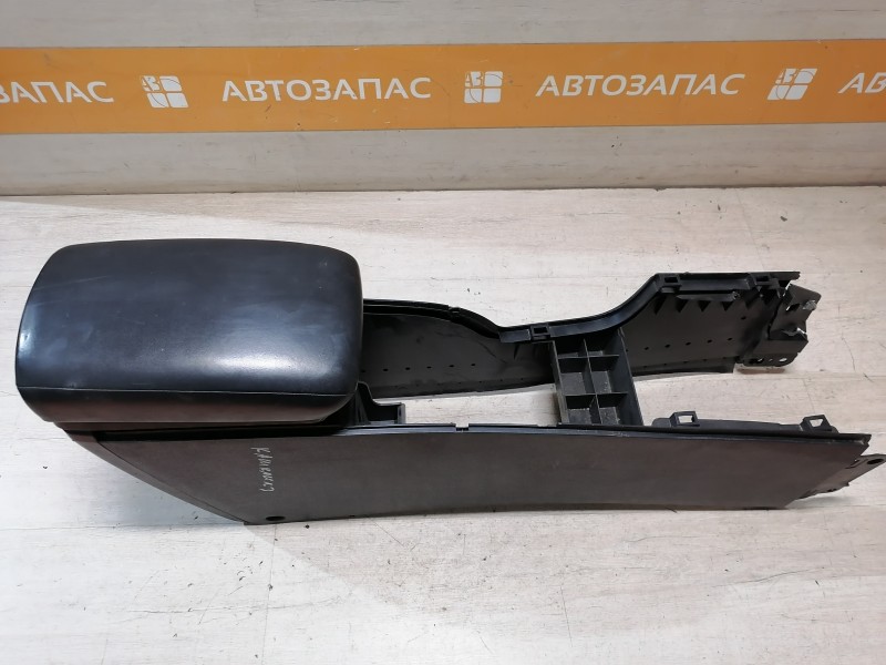 Qashqai №3 консоль центральная подлокотник сломана крышка