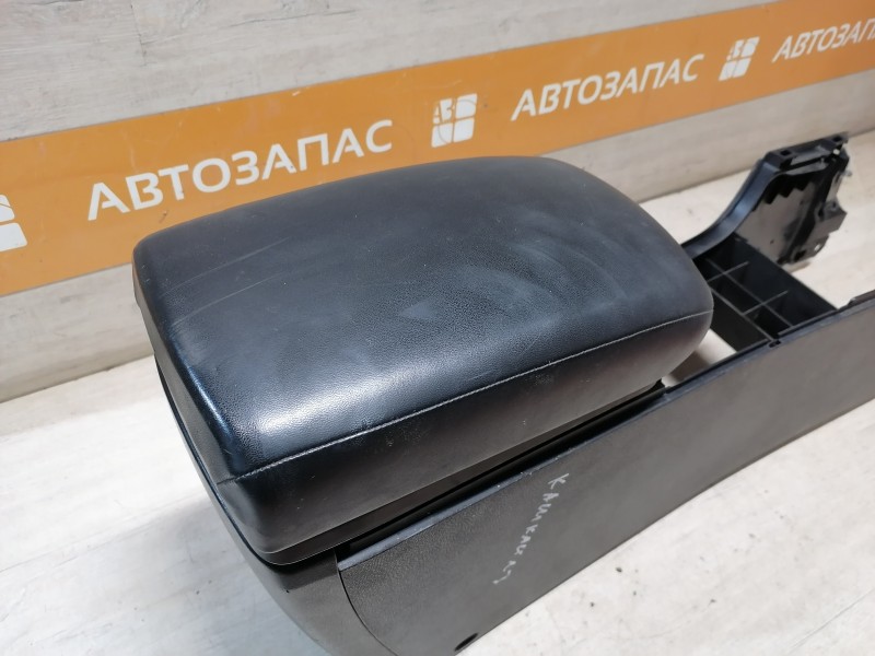 Qashqai №3 консоль центральная подлокотник сломана крышка