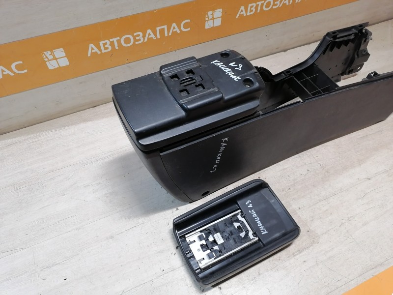 Qashqai №3 консоль центральная подлокотник сломана крышка