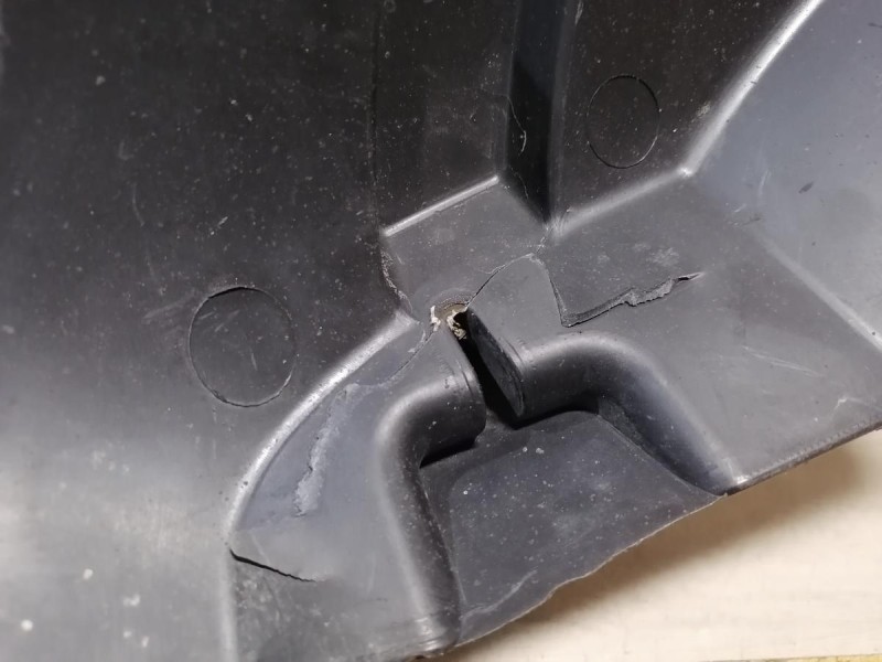 Qashqai №3 пыльник заднего бампера левый деф